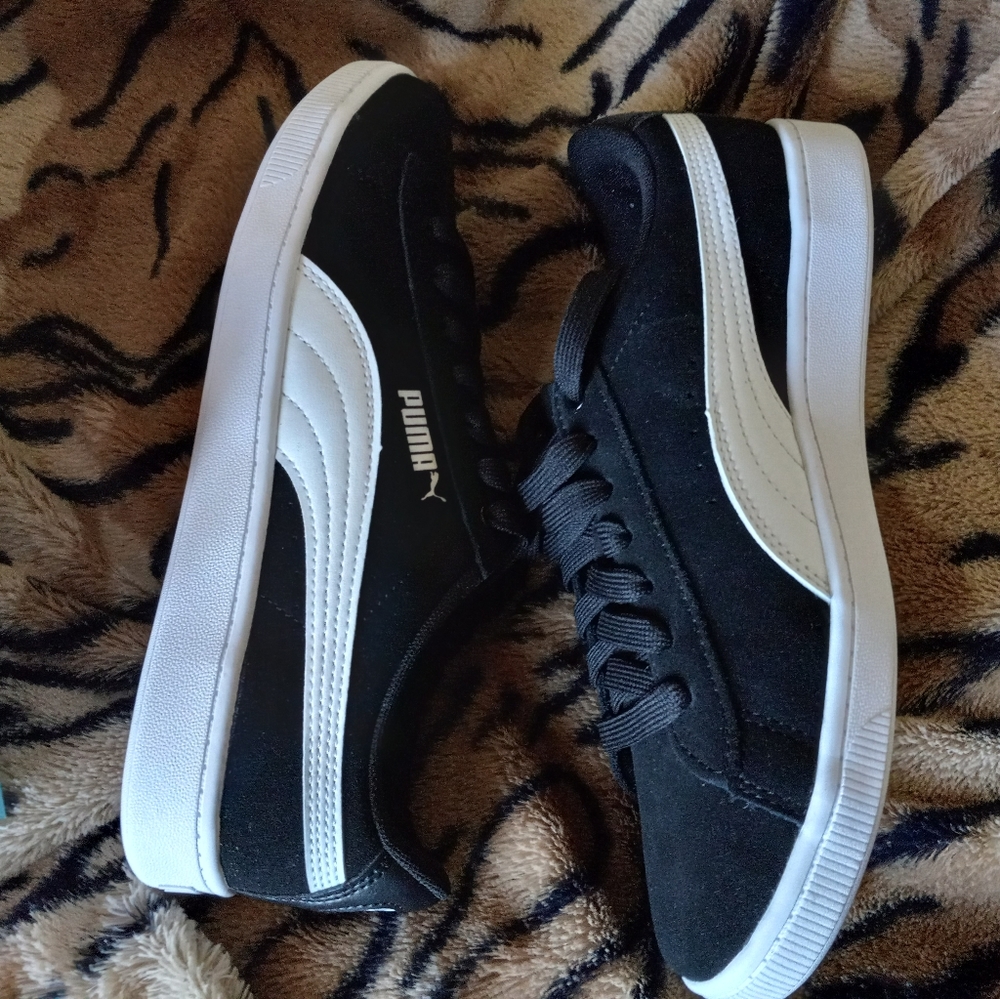 Women's Puma soft foam+ shoes